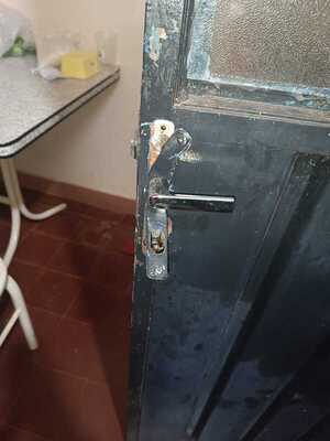 Hurtan objetos de valor del interior de una vivienda del Barrio San Isidro