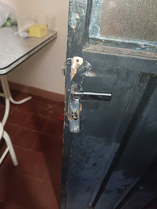 Hurtan objetos de valor del interior de una vivienda del Barrio San Isidro