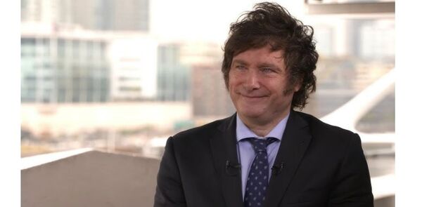 Javier Milei advierte que Argentina vivir谩 una "cat谩strofe" si el Congreso no avala sus reformas - Revista PLUS