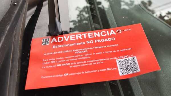 Primer día del estacionamiento tarifado con fallas en la app de Parxin