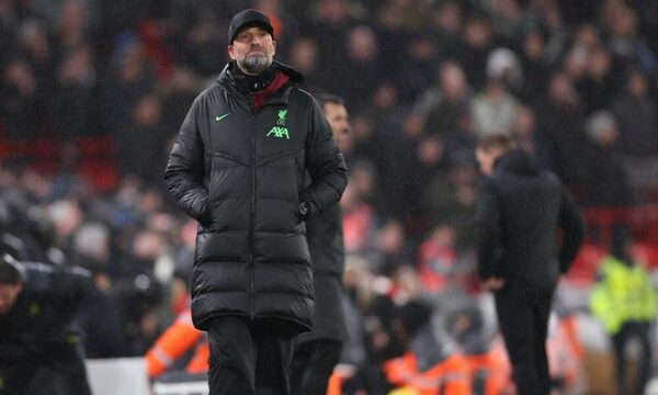¡Klopp perdió su anillo de bodas en la cancha y casi infató!
