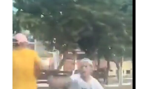 (VIDEO)Tatachos se enfrentaron a machetazos en Año nuevo