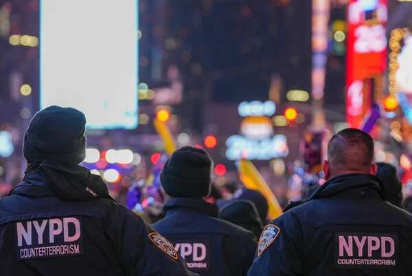 Investigan posible terrorismo doméstico en choque de vehículos en Nueva York en Año Nuevo - Mundo - ABC Color
