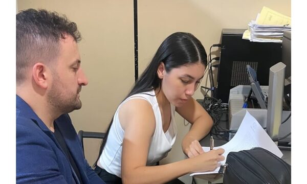 Influencer presentó denuncia formal contra la Comadre