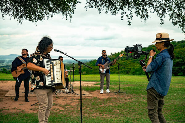 [VIDEO] ¡"Tierra Adentro" presentó su vídeo de "Jopará"!