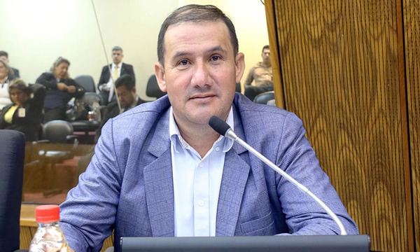 Cleto Giménez pide a hijas que renuncien a cargos en el Congreso ante la “sensibilidad social”
