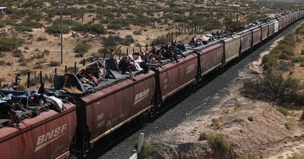 La Nación / Frontera norte de México: secuestran a 31 migrantes que iban en autobús