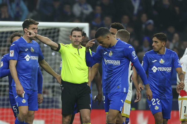 Versus / El Getafe de Omar Alderete arranca el año con una dura derrota ante Rayo Vallecano