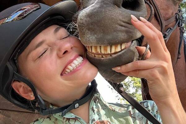 [VIDEO] Caballo de la influencer Anne Walde enternece a todos
