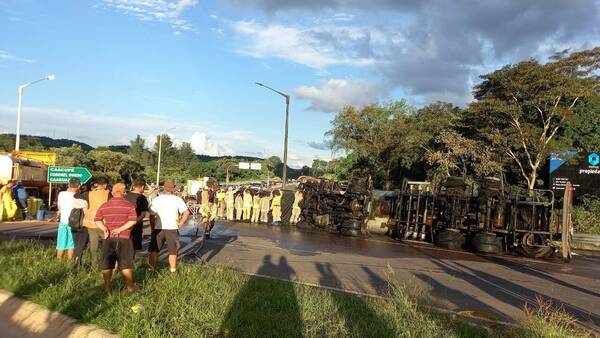 Falleció chofer del camión que se incendió en Caacupé