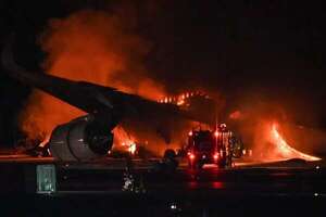 Japón pone en marcha la investigación sobre el choque de dos aviones en Tokio - Mundo - ABC Color