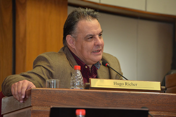 Exsenador afirma que hoy la oposición no tiene agenda