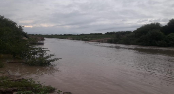 Río Pilcomayo ingresa desde anoche con buen caudal por la embocadura