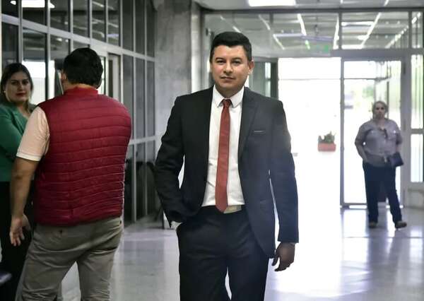 Tribunal absuelve a ex titular del Indert y condena a otros dos por coima - Policiales - ABC Color