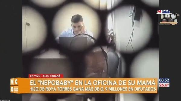 "Nepobaby" ahora trabaja en la oficina de su mamá en CDE - Noticias Paraguay