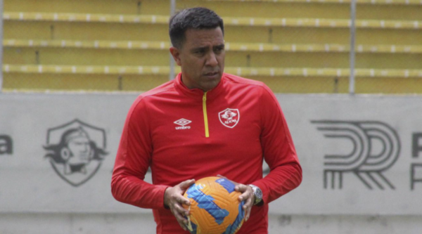 Pagó descomunal rescisión para llegar a un campeón de Perú, pero quedó desempleado | 1000 Noticias