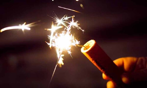 Se cortó la luz, quiso prender vela y encendió un cebollón: le amputaron 3 dedos – Prensa 5