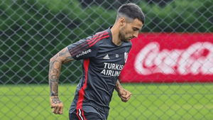 Versus / Emanuel Mammana fue ofrecido a Libertad