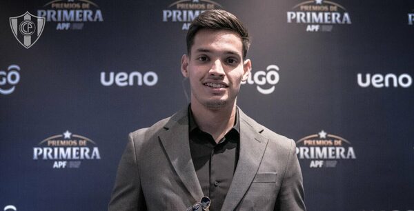 Versus / Damián Bobadilla: "Voy allá para crecer, para agarrar otro roce"