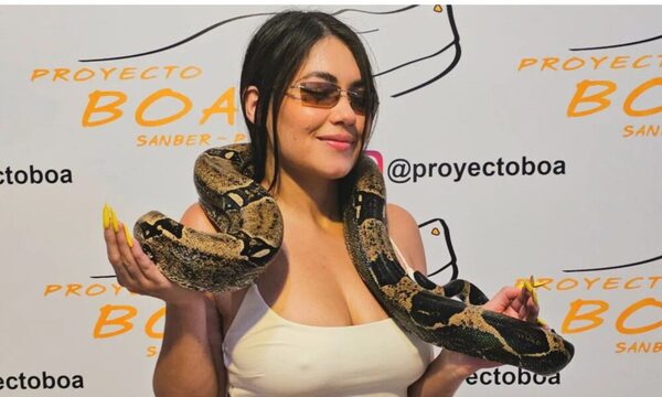 (VIDEO)Laurys Diva mostró cómo se doma a una serpiente