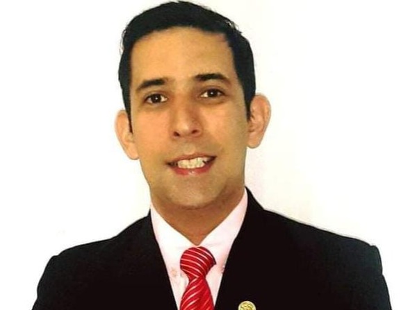 El Prof. Dr. Efraín Hernán Avalos Cano, asume como nuevo flamante Decano de la Facultad Odontología de la UNCA - ADN Digital