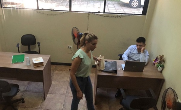Diputada Roya Torres anuncia renuncia de su hijo “asesor” y pide disculpas