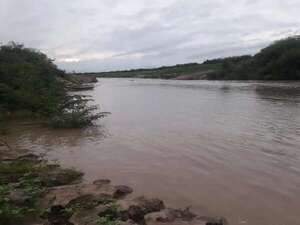 Río Pilcomayo se mantiene en descenso, pero con buen caudal - Noticias del Chaco - ABC Color