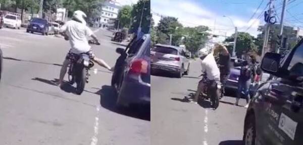 [VIDEO] Bajó de su auto y garroteó a motoca con una muleta