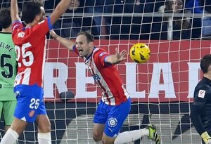 Agónico triunfo del Girona ante el Atlético para ser colíder con el Real Madrid