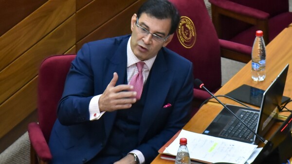 Ex senador dice que nepotismo es causal de pérdida de investidura