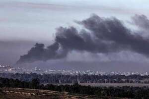 Decenas de palestinos muertos por los ataques israelíes en Gaza en el día 90 de la guerra - Mundo - ABC Color
