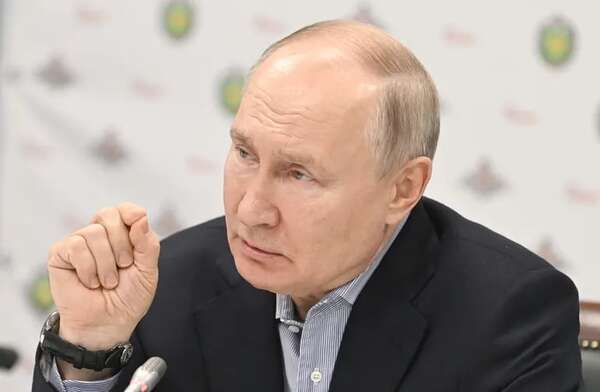 Putin firma decreto para conceder la ciudadanía a extranjeros que se alisten en Ejército - Mundo - ABC Color