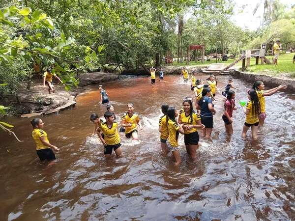 General Resquín: se jubilaron y decidieron aprovechar un arroyo para fundar un balneario ecológico - Nacionales - ABC Color