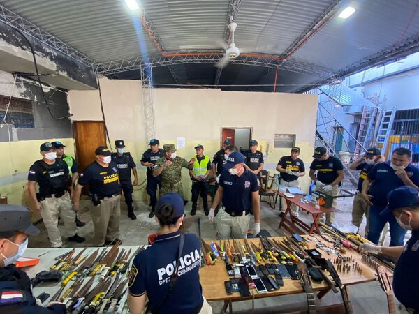 Veneratio: Requisa de mil armas blancas en Tacumbú - Judiciales.net