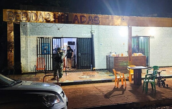 Padre e hijo, unidos por el amor al dinero fácil, se dedicaban a vender droga cerca de un centro educativo – La Mira Digital