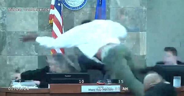 Diario HOY | VIDEO| Acusado se abalanza contra jueza tras conocer su veredicto en Las Vegas