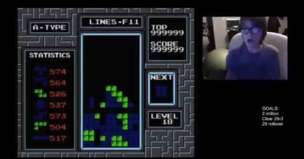 La Nación / Un adolescente de 13 años fue el primero en vencer al Tetris