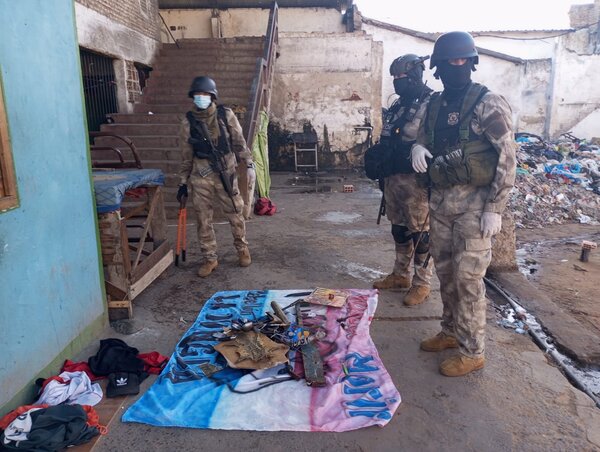 Actividades criminales no cejan en Tacumbú: Nueva incautación de armas, drogas y alcohol - ADN Digital