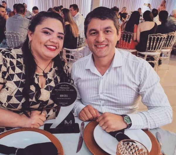 Para evitar que se “incendie” su casa, diputado optó por su esposa como “asesora” | 1000 Noticias
