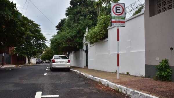 Local gastronómico teme que le afecte el estacionamiento tarifado