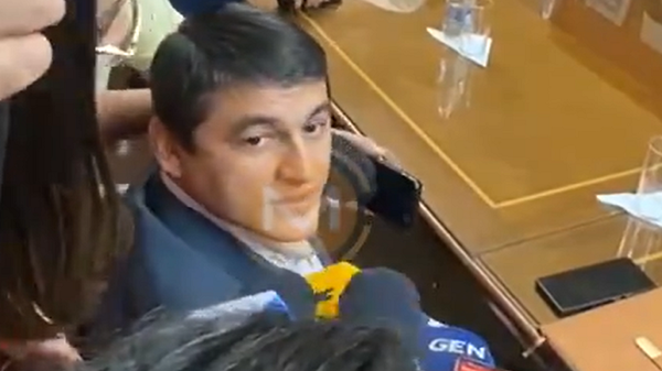 ¿Parlamento o empresa familiar? Diputado contrató como asesora a su esposa - Noticias Paraguay