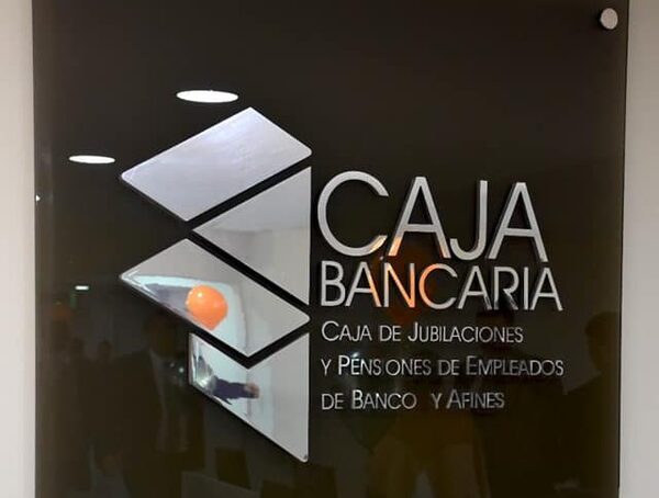 Titular de la Caja Bancaria habla de persecución de "un grupo muy reducido" tras intervención del BCP · Radio Monumental 1080 AM