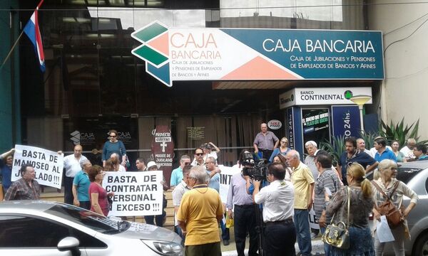 BCP interviene la Caja Bancaria por denuncias de irregularidades y por supuestos desv铆os de fondos - Revista PLUS