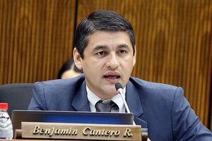 ¿Parlamento o empresa familiar? Diputado contrató como asesora a su esposa - Noticiero Paraguay