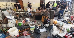 Incautan armas, drogas y equipos electrónicos tras requisa en cárcel de Tacumbú