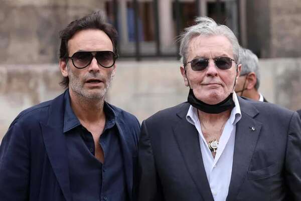 La salud de Alain Delon resquebraja la unidad de su familia - Mundo - ABC Color