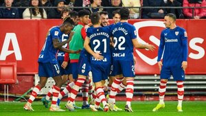 Versus / Athletic de Bilbao entra en zona Champions tras vencer a un Sevilla que no aleja la crisis