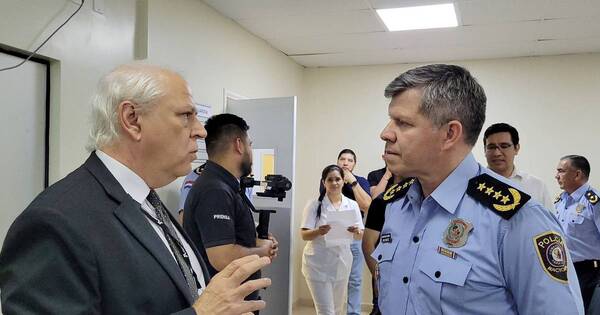 La Nación / Refuerzan ampliación de atención a policías heridos en Hospital Tesãi de CDE
