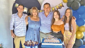 Diputado Cleto Giménez ubicó también a su esposa, además de dos hijas