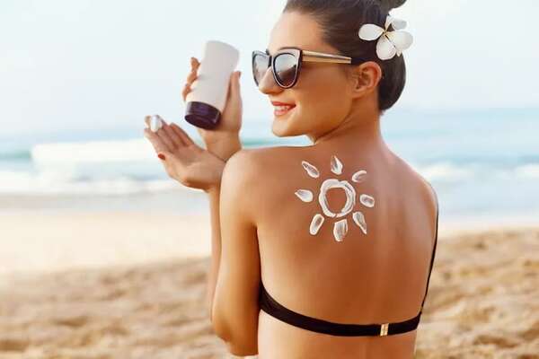 Bronceador o bloqueador solar: ¿Qué me conviene más? - Estilo de vida - ABC Color